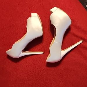 Dream Paris sz 10 platform stilettos